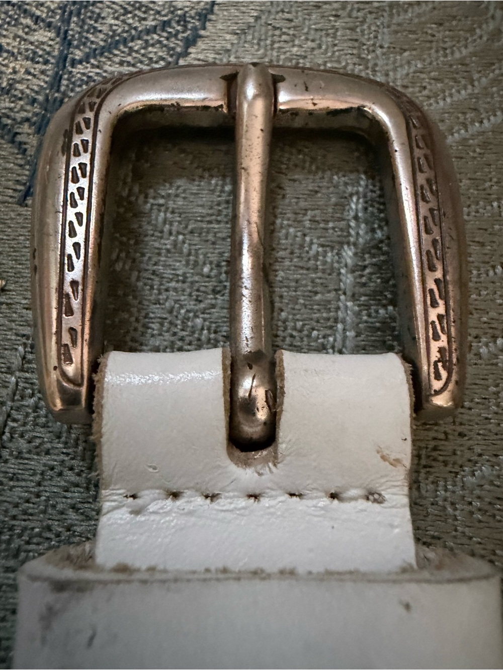 Fossil White Leather Studded Belt with Silver Accents - Picture 6 of 8